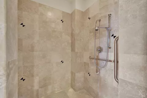 Bath - 500 Spring Ln, Vacaville, CA 95688 photo 8 of 8