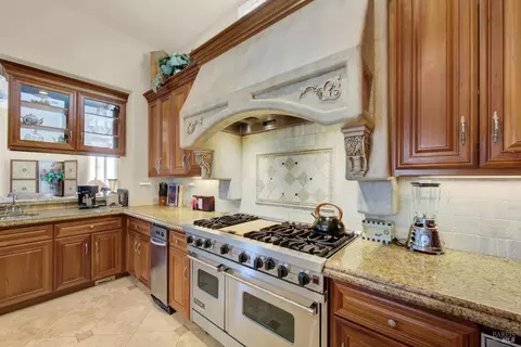 Kitchen - 500 Spring Ln, Vacaville, CA 95688 photo 4 of 7