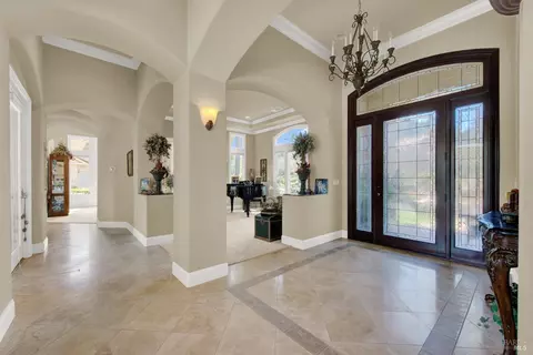 Entry Way - 500 Spring Ln, Vacaville, CA 95688 photo 3 of 5