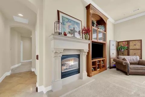 Living - 500 Spring Ln, Vacaville, CA 95688 photo 4 of 9