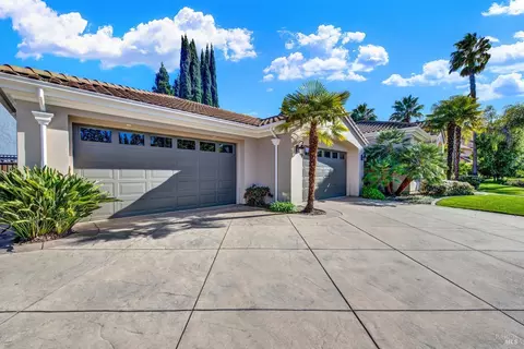 Exterior - 500 Spring Ln, Vacaville, CA 95688 photo 4 of 34