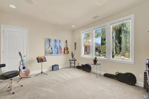 Bedroom - 500 Spring Ln, Vacaville, CA 95688 photo 7 of 10