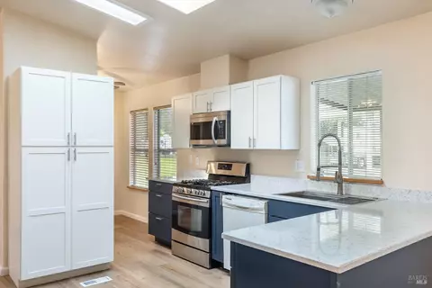 233 Daisy Dr, Napa, CA 94558 photo 7