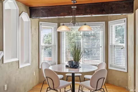 Dining - 1560 Trimble Ln, Cloverdale, CA 95425 photo 4 of 7