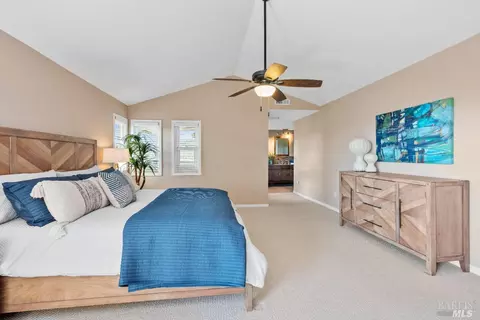 Bedroom - 1560 Trimble Ln, Cloverdale, CA 95425 photo 6 of 6
