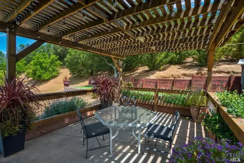 Exterior - 1560 Trimble Ln, Cloverdale, CA 95425 photo 4 of 22