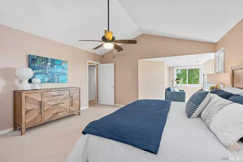 Bedroom - 1560 Trimble Ln, Cloverdale, CA 95425 photo 4 of 6