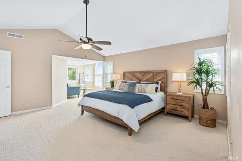 Bedroom - 1560 Trimble Ln, Cloverdale, CA 95425 photo 5 of 6