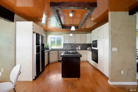 Kitchen - 1560 Trimble Ln, Cloverdale, CA 95425 photo 6 of 6