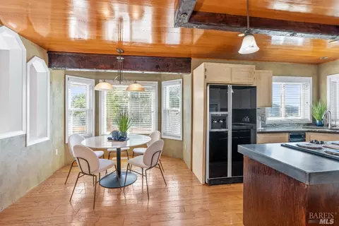 Dining - 1560 Trimble Ln, Cloverdale, CA 95425 photo 5 of 7