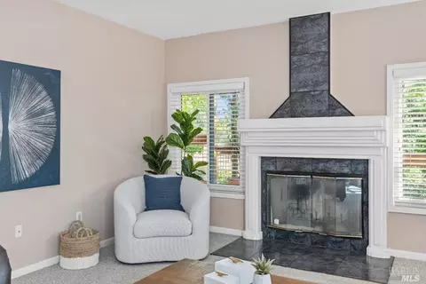 Living - 1560 Trimble Ln, Cloverdale, CA 95425 photo 7 of 10