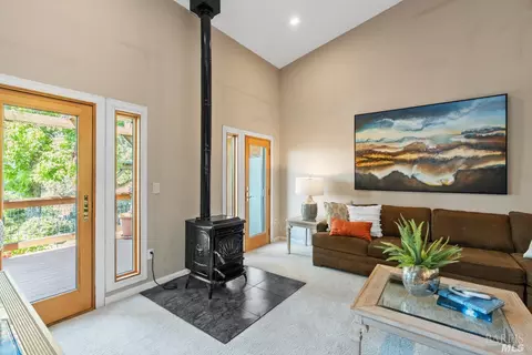Living - 1560 Trimble Ln, Cloverdale, CA 95425 photo 4 of 10