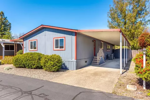 820 Joshua Dr, Windsor, CA 95492 photo 3