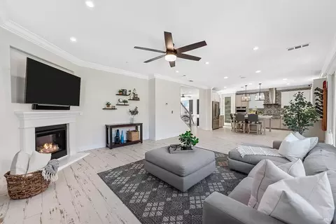 Living - 1986 Clyde Jean Pl, Fairfield, CA 94533 photo 3 of 3