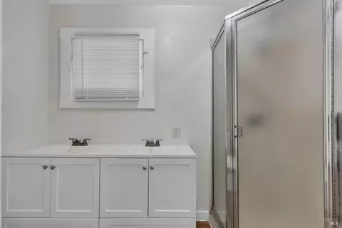 Bath - 1001 Sutter St, Vallejo, CA 94590 photo 2 of 7