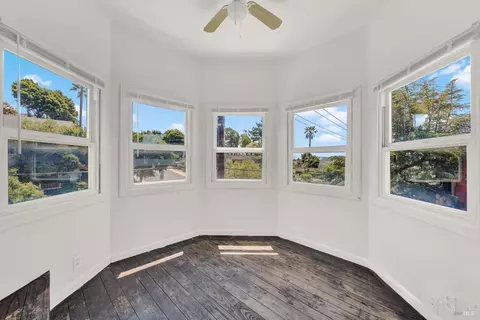 Entry Way - 1001 Sutter St, Vallejo, CA 94590 photo 1 of 6