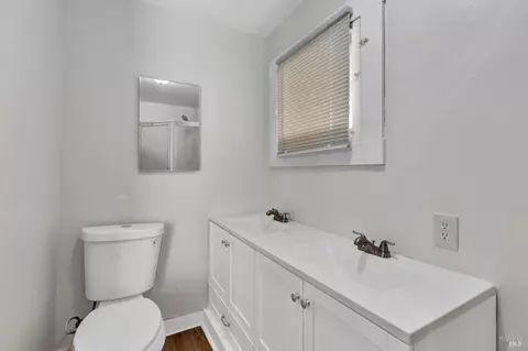 Bath - 1001 Sutter St, Vallejo, CA 94590 photo 3 of 7