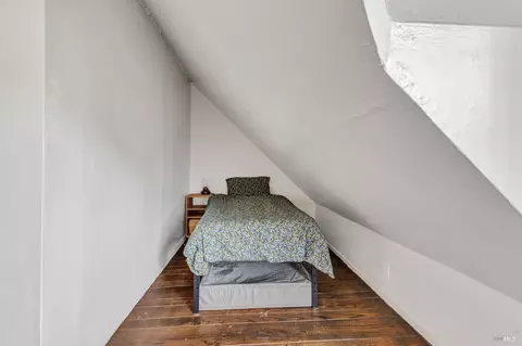 Bedroom - 1001 Sutter St, Vallejo, CA 94590 photo 1 of 9