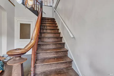 Entry Way - 1001 Sutter St, Vallejo, CA 94590 photo 6 of 6