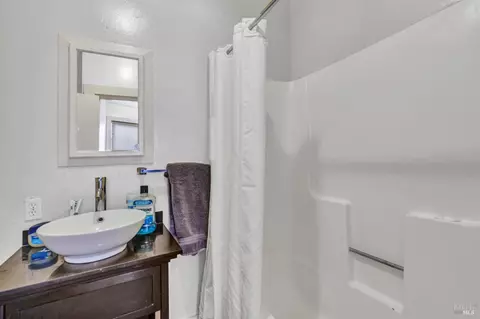 Bath - 1001 Sutter St, Vallejo, CA 94590 photo 4 of 7