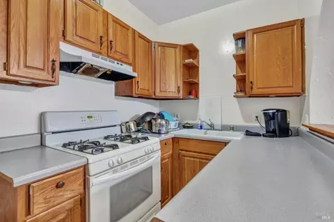 Kitchen - 1001 Sutter St, Vallejo, CA 94590 photo 11 of 11