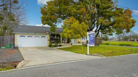 3795 Golden Gate Ave, Santa Rosa, CA 95407
