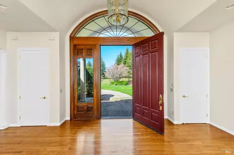 Entry Way - 7050 Grove St, Sonoma, CA 95476 photo 1 of 3
