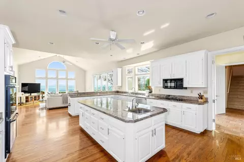 Kitchen - 7050 Grove St, Sonoma, CA 95476 photo 4 of 7