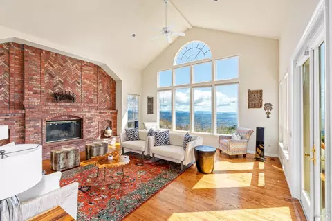 Living - 7050 Grove St, Sonoma, CA 95476 photo 1 of 15
