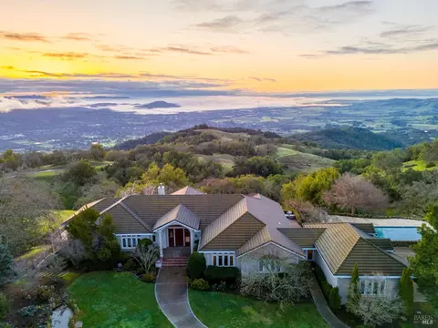 7050 Grove St, Sonoma, CA 95476