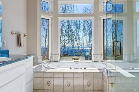 Bath - 7050 Grove St, Sonoma, CA 95476 photo 2 of 2