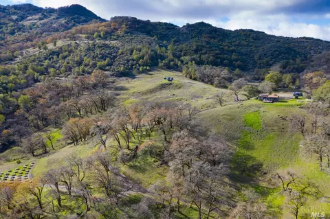 12135 Eagle Rock Rd, Hopland, CA 95449