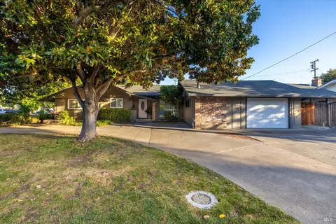 429 Buck Ave, Vacaville, CA 95688