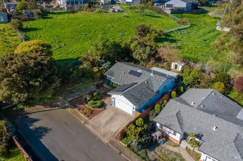 Exterior - 489 Brooke Dr, Vallejo, CA 94591 photo 5 of 15