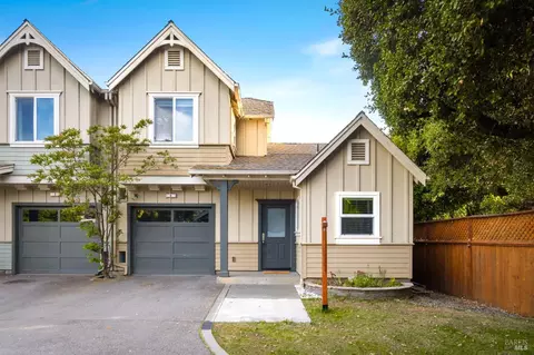 4 Illes Ct, Novato, CA 94945