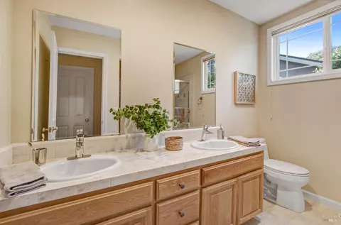 570 Este Madera Dr, Sonoma, CA 95476 photo 35