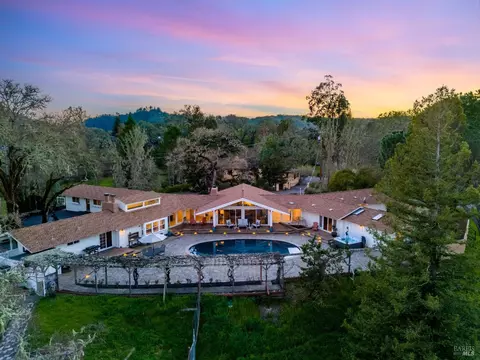 10104 Loch Haven Dr, Santa Rosa, CA 95404