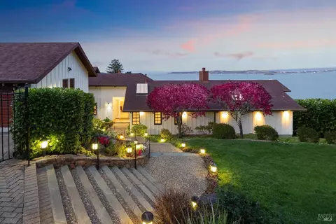90 Bond Ln, Tiburon, CA 94920