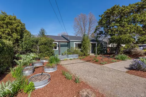2280 Pine St, Napa, CA 94559 photo 2