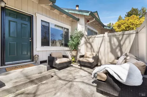 1066 Civic Center Dr, Rohnert Park, CA 94928