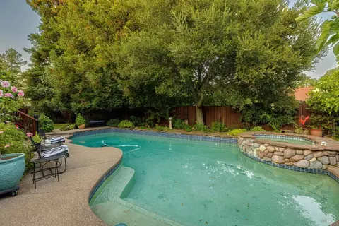 Exterior - 608 Jonas Ln, Petaluma, CA 94952 photo 12 of 17