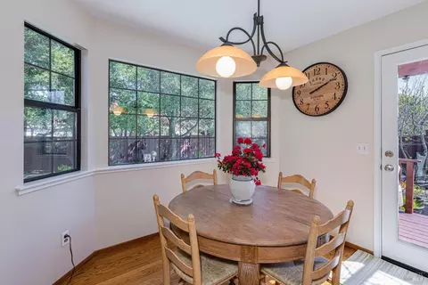 Dining - 608 Jonas Ln, Petaluma, CA 94952 photo 2 of 4