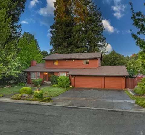 608 Jonas Ln, Petaluma, CA 94952