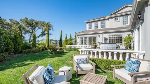 65 Miwok Dr, Novato, CA 94947