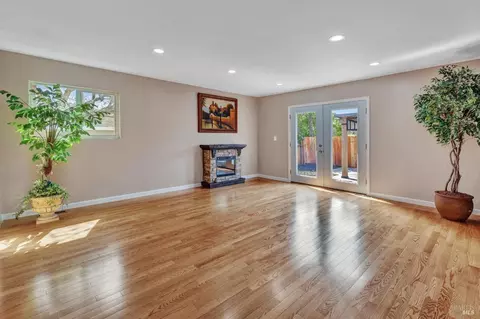 421 Los Cerritos Dr, Vallejo, CA 94589 photo 9