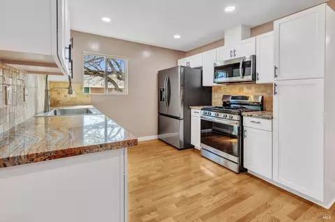 421 Los Cerritos Dr, Vallejo, CA 94589 photo 2