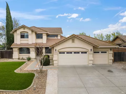 131 Fallen Leaf Dr, Vacaville, CA 95687