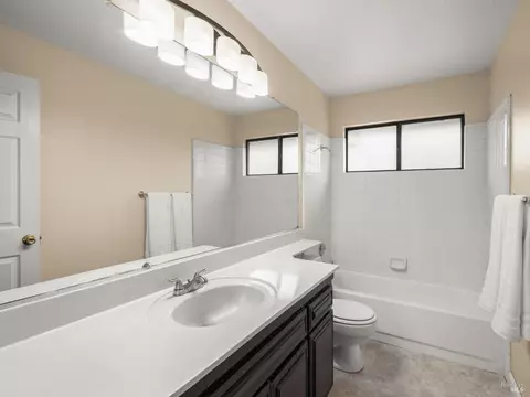 Bath - 131 Fallen Leaf Dr, Vacaville, CA 95687 photo 1 of 6