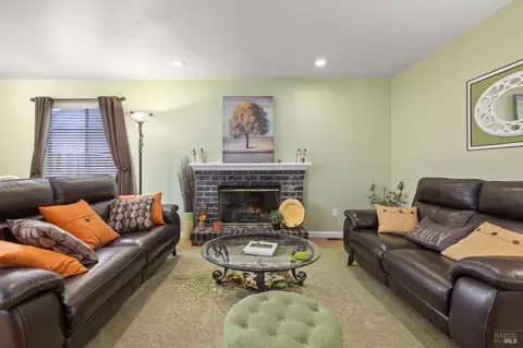 240 Belfiore Ln, Windsor, CA 95492 photo 21