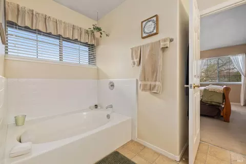240 Belfiore Ln, Windsor, CA 95492 photo 31
